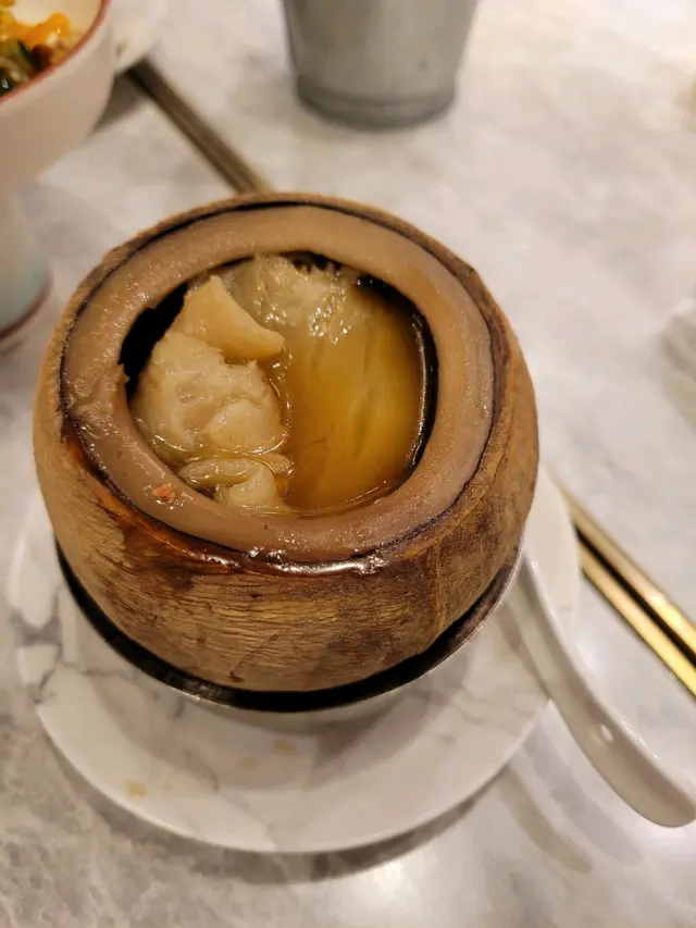 椰皇雞燉珍寶花膠