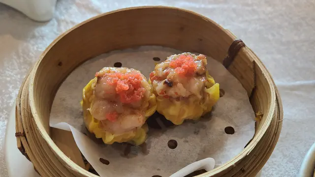 蟹籽麻辣燒賣