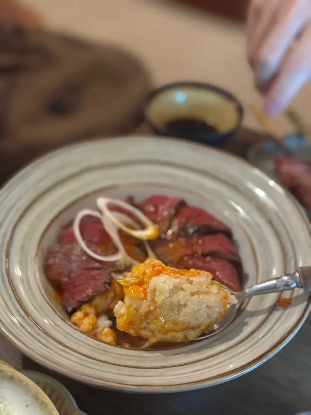京蔥牛柳壽喜燒汁蓋飯