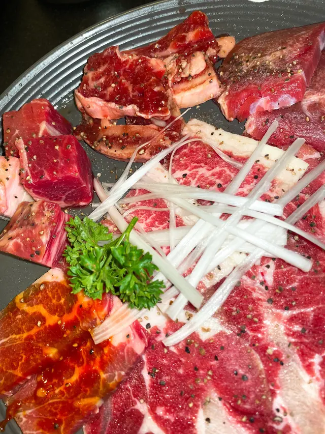 牛板腱、牛舌、牛肩肉、牛五花