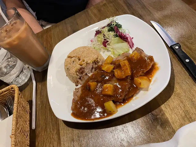 午餐套餐,包括 湯 + 飲