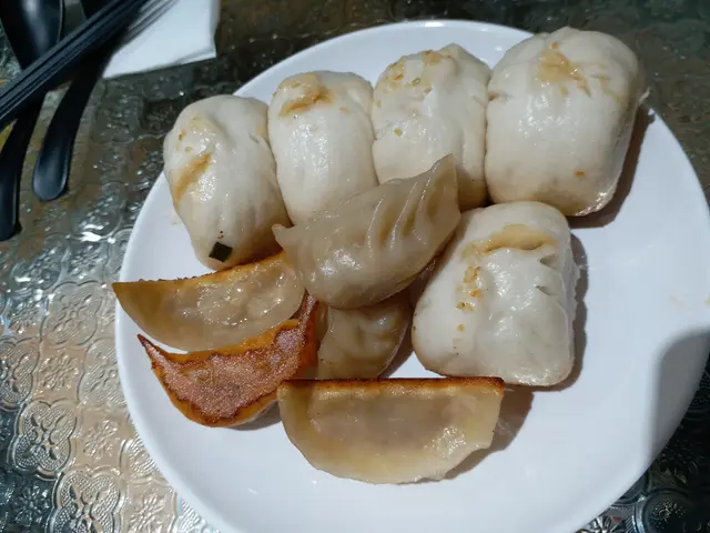 生煎包同窩貼