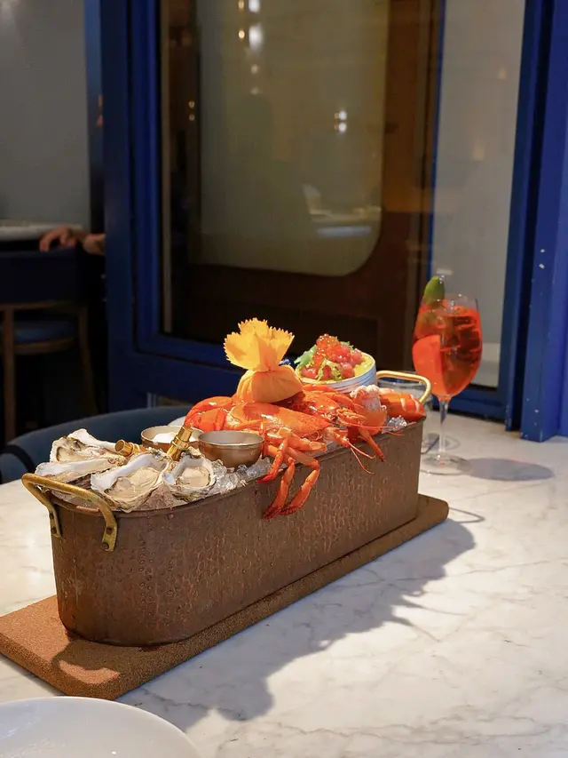 Royal  Chilled  Seafood  Platter