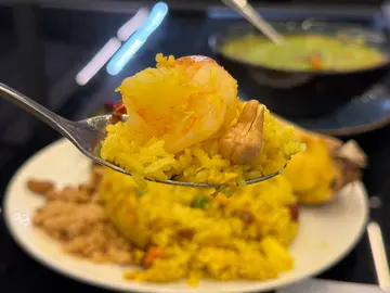 菠萝海鲜炒饭