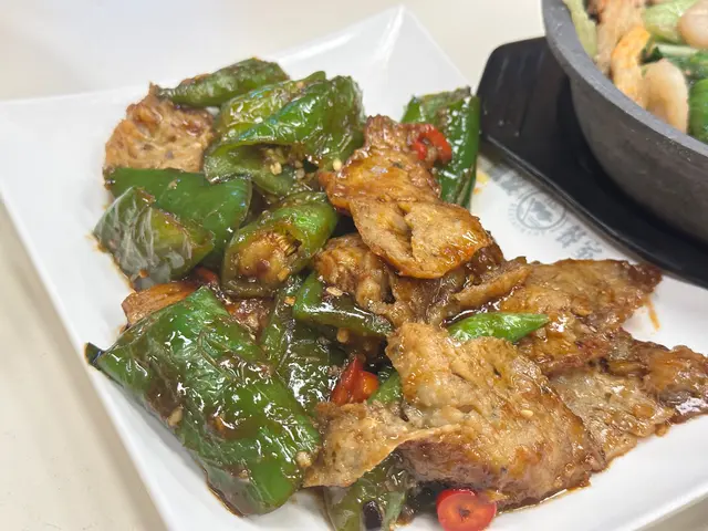 虎皮尖椒炒魚鬆