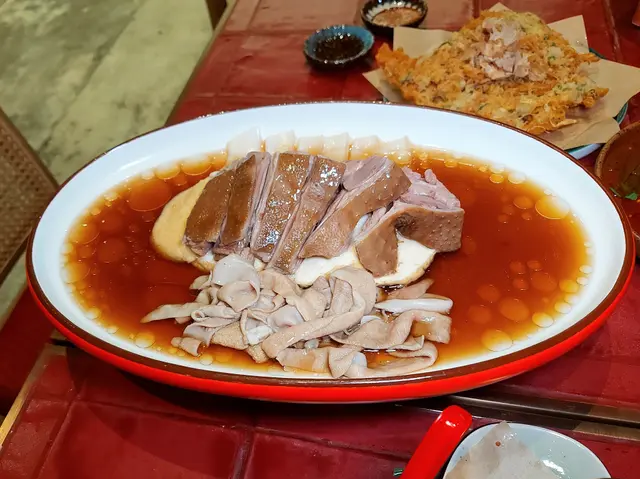 潮式滷水拼盤(三選) (滷水鵝肉、鵝腸和墨魚)