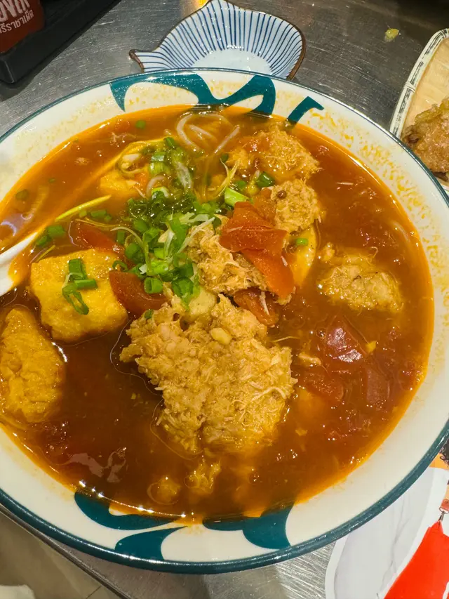 蟹餅蕃茄湯檬粉