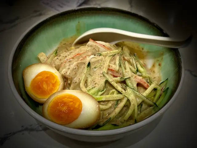 溏心蛋素食冷撈刀削麵