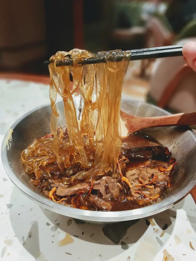 招牌牛肉麵台灣寬粉絲