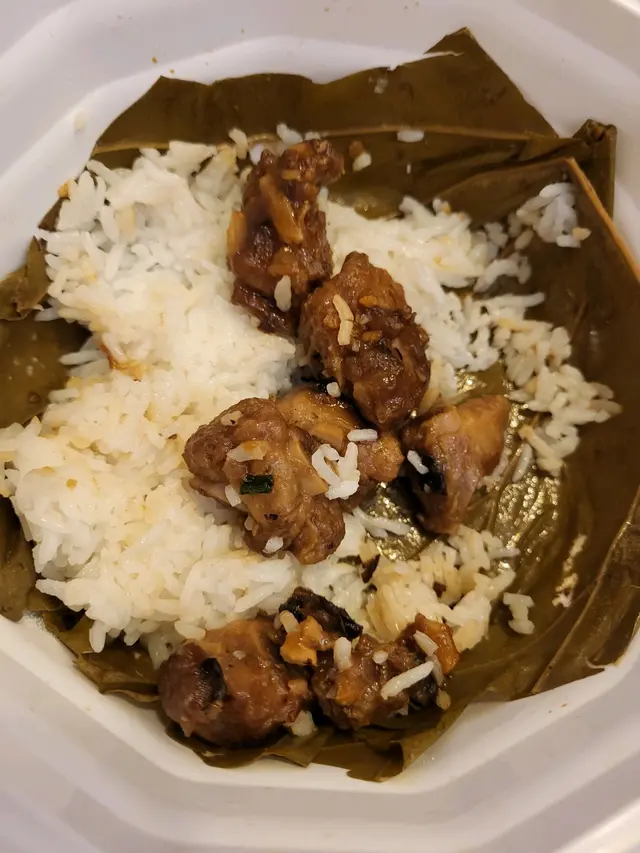 勉為其難食咗幾舊肉, 冇一嚿好食, 撐啲想𦧲返出嚟