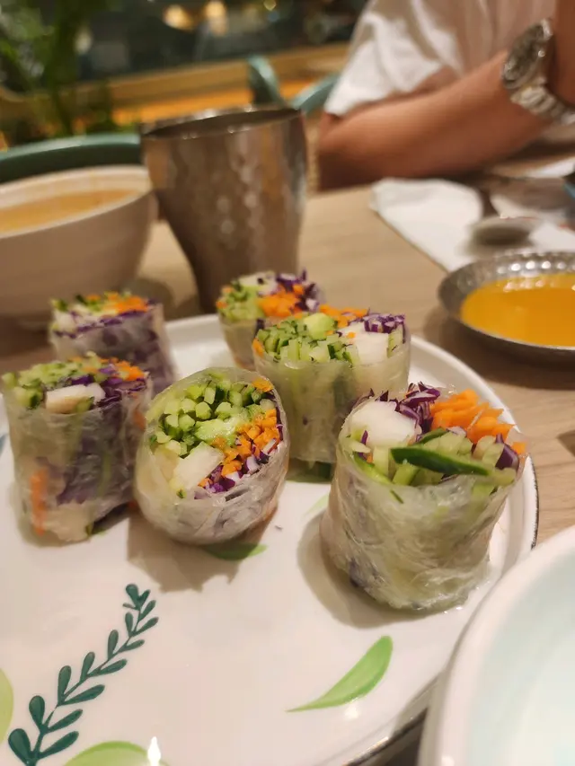 牛油果五色米紙卷