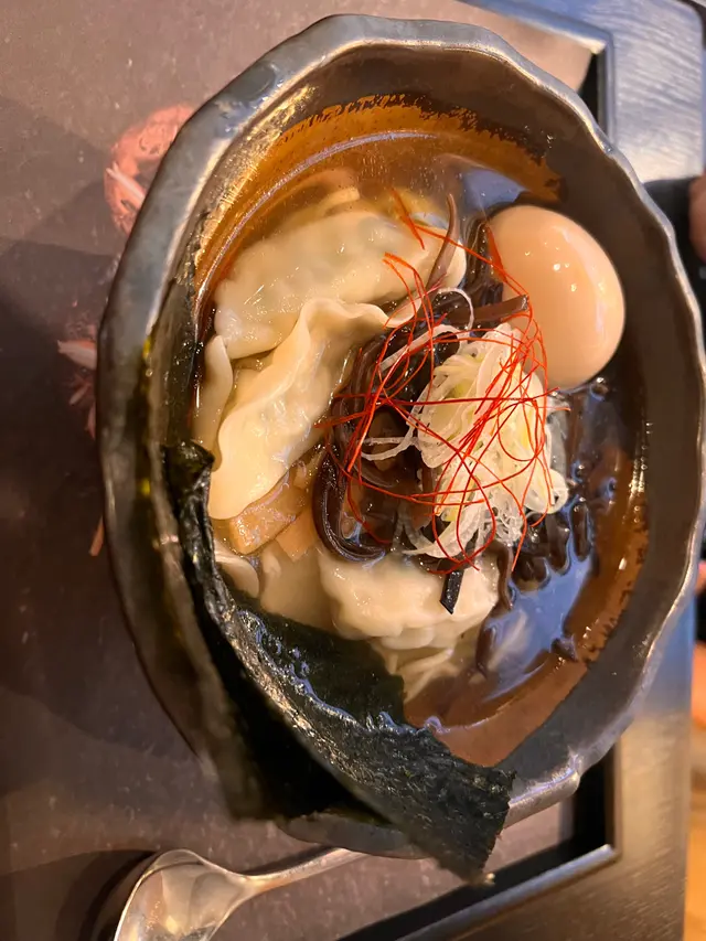 餃子鹽味拉麵