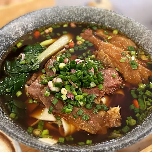 🍜埔里花雕半筋半肉牛肉麵 $𝟾𝟺
