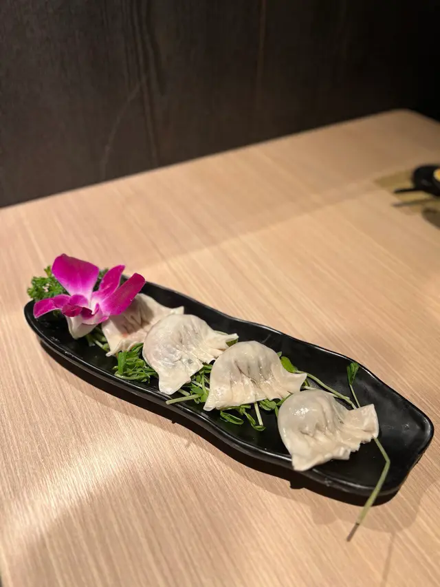 手包韭菜餃