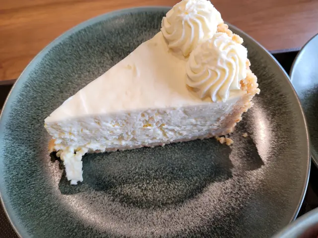 Lemon cheesecake