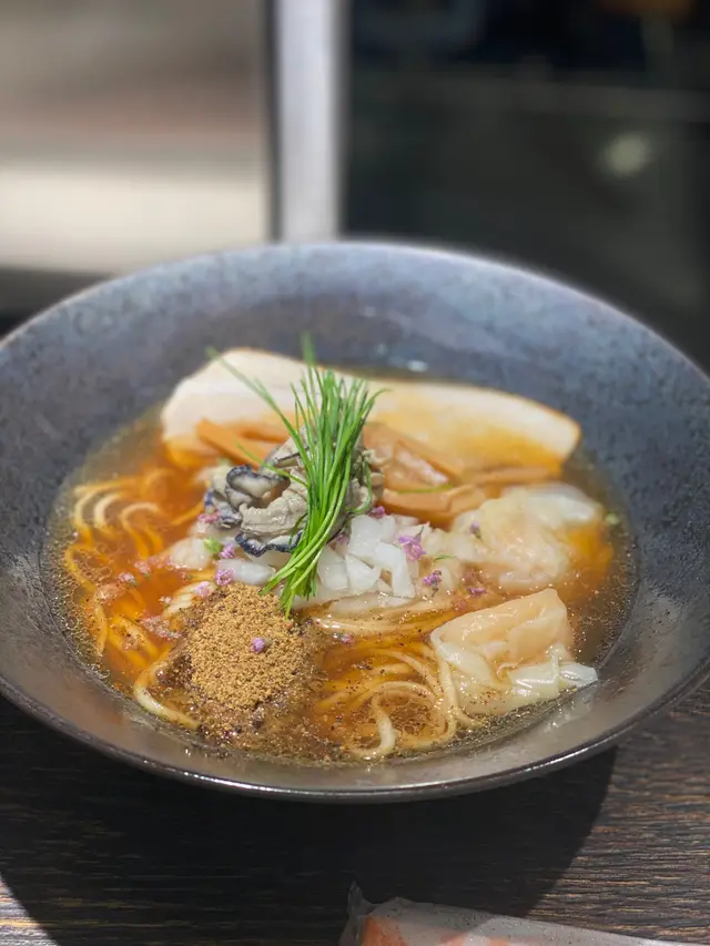 牡蠣清湯拉麵