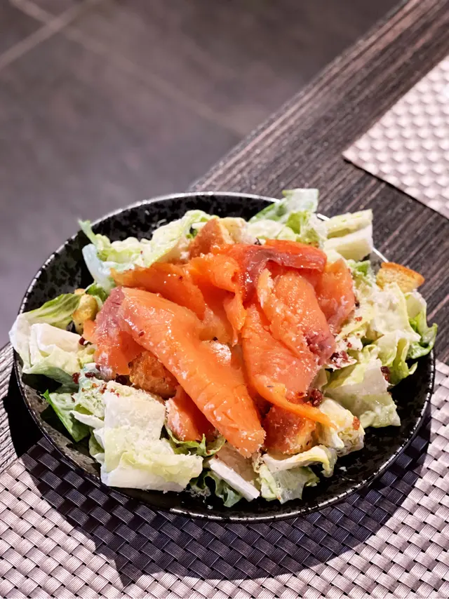 煙三文魚凱撒沙律