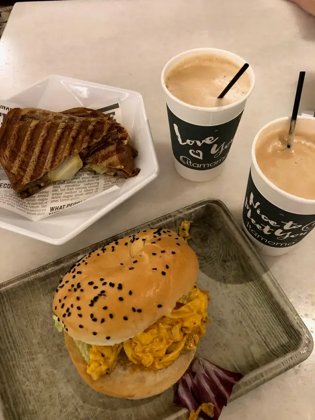 蘑菇溶岩芝士牛肝菌汁帕尼 (panini), 黑松露炒疍Bagel + 咖啡 x 2