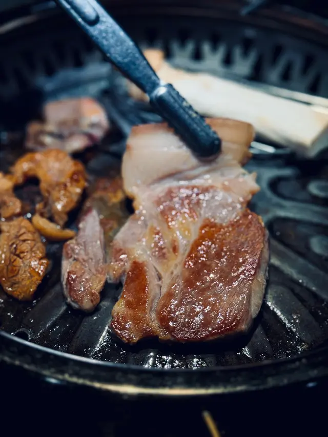 濟洲黑毛豬前上肩肉