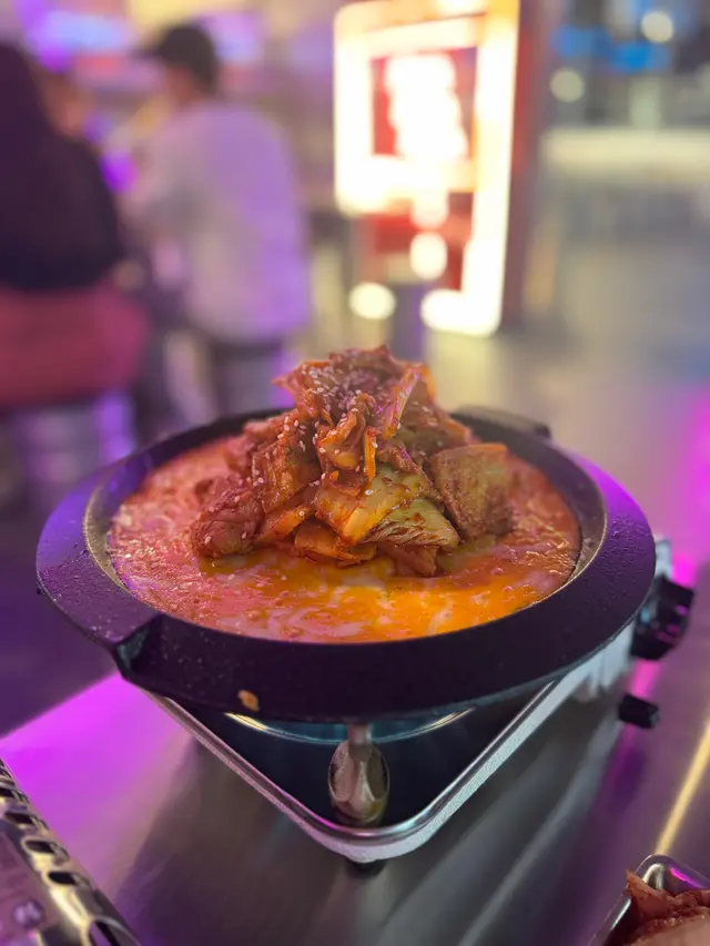 大發!芝士鐵板泡菜炒五花肉