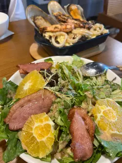 煙鴨胸沙律，海鮮意粉