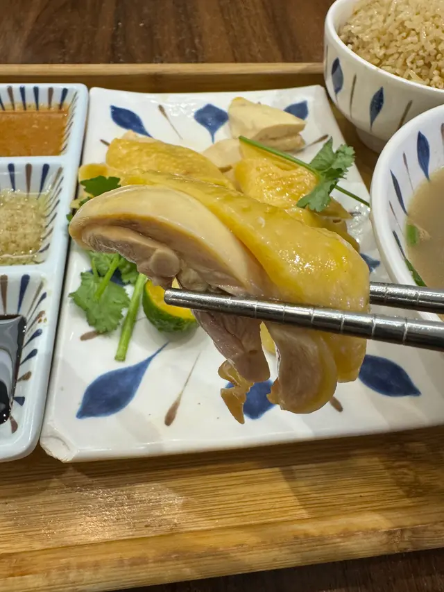 招牌海南雞配油飯