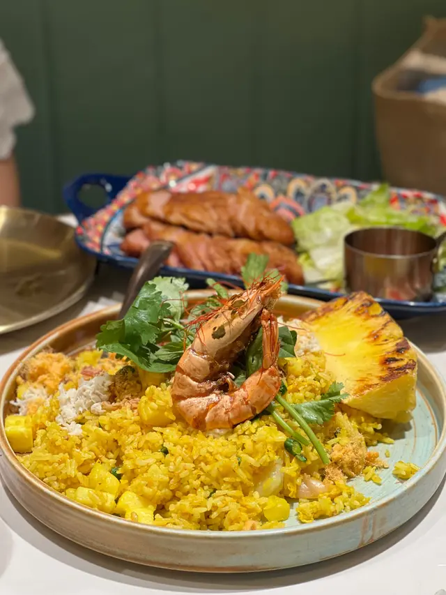 烤菠蘿虎蝦蟹肉炒飯