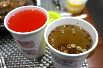 桂花胎菊雪梨茶、玫瑰蜜桃果茶