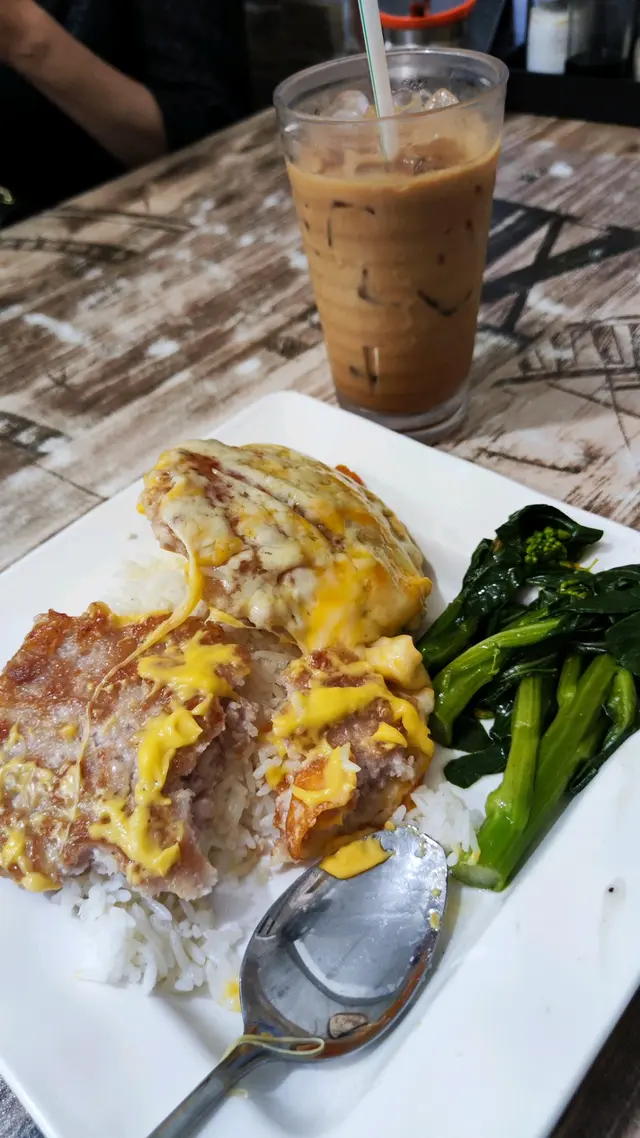 六重芝士煎肉餅飯