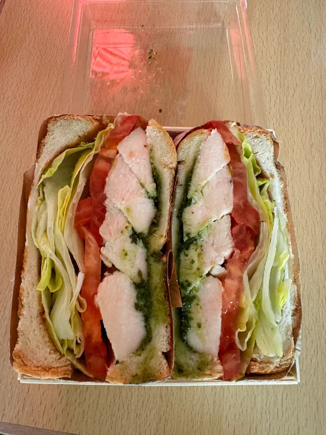 意式香草醬配慢煮雞胸