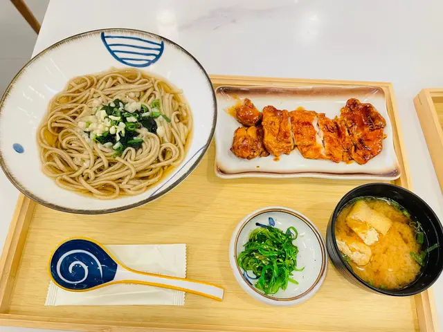 鏗魚湯銅藻烏冬