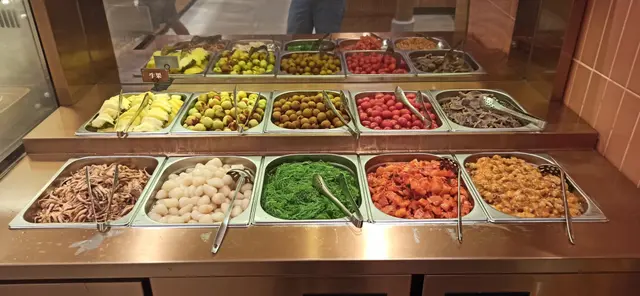 自助火鍋食物區