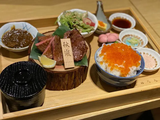 極味牛舌拼牛小排