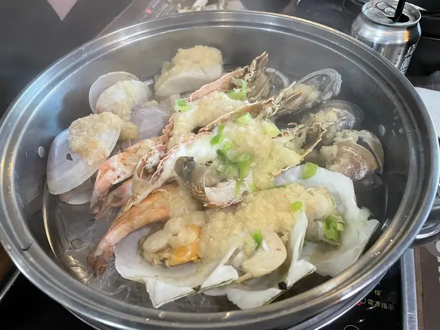 蒜蓉蒸海鮮拼盤