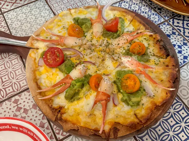 好邪惡既咸蛋牛油果蟹肉比薩