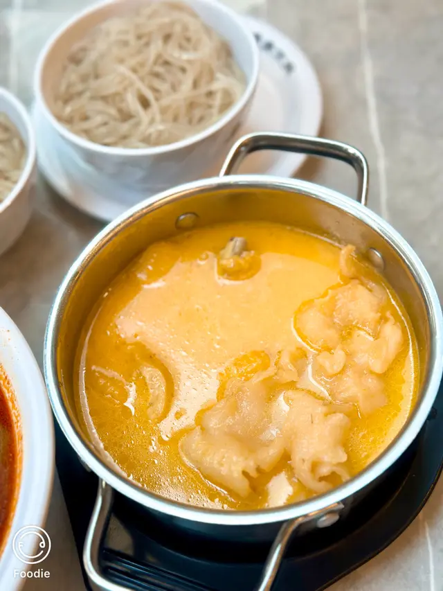 花膠濃湯雞煲