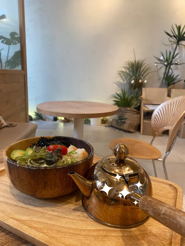 龍蝦湯配牛油果大蝦稻庭烏冬