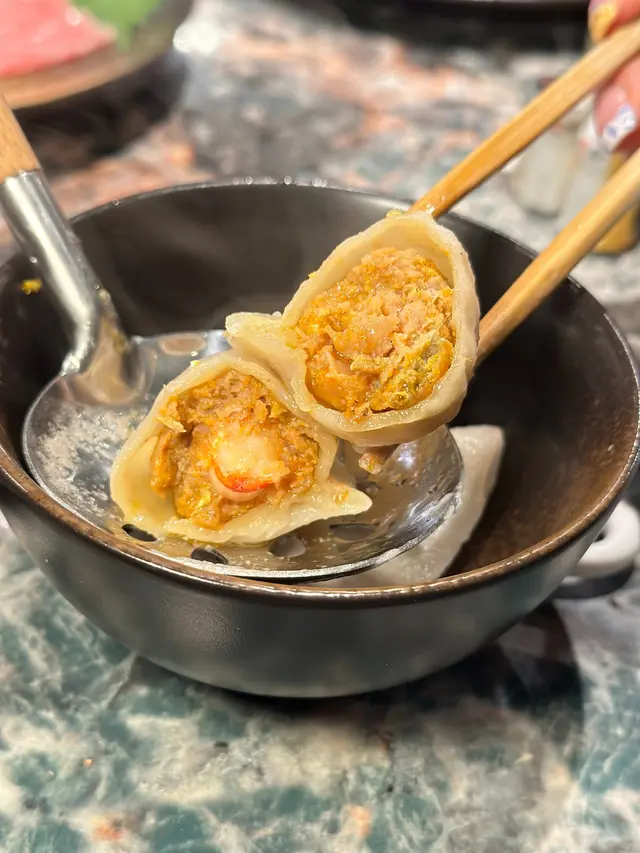 鮮拆蟹粉蟹腿肉鮮蝦豬肉餃子