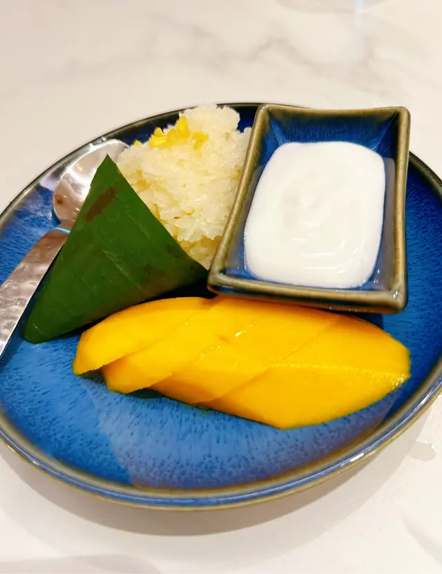芒果糯米飯伴椰奶