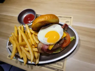 安格斯牛肉美式經典漢堡餐