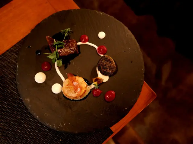 香煎刺身級帶子、慢煮牛面頰、血腸忌廉球