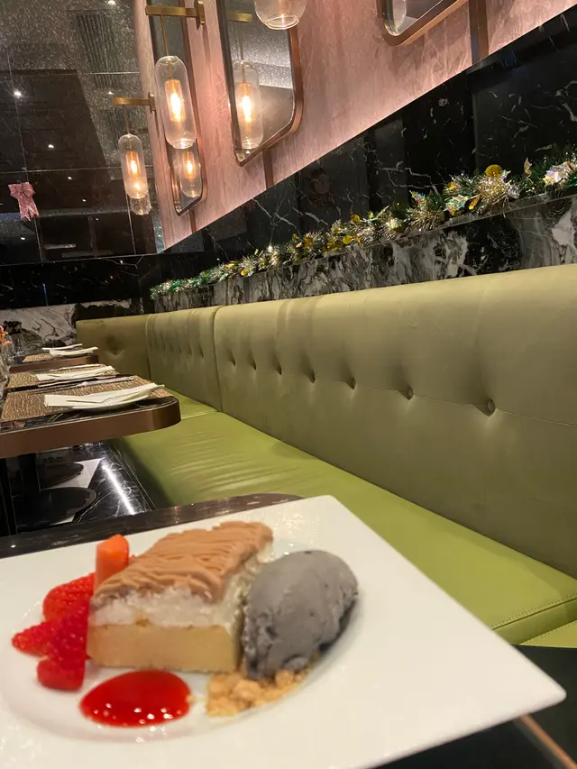 栗子蛋糕配黑芝麻口味雪糕