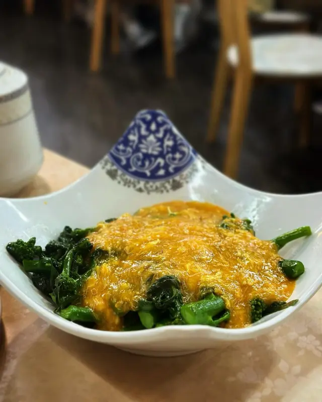 可以揀唔同蔬菜
呢個絕對係我地食過最有蟹味既蟹粉
芥蘭口感啱啱好，呢個推薦～