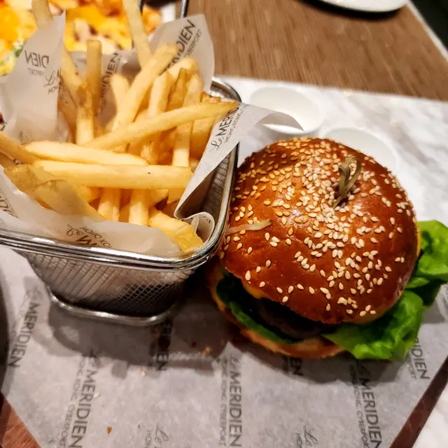 英國穀飼乾式熟成牛肉漢堡