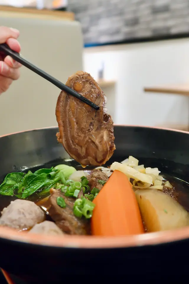 紅燒三寶牛肉麵