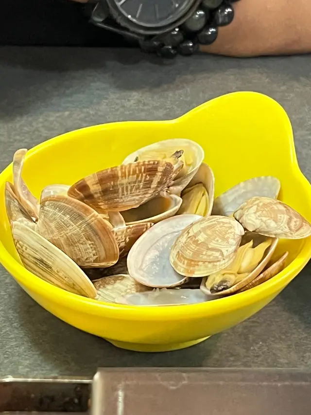 不要少看這份小小的 但吃起來碗也滿深的
一直吃也還有 而且不愛酒愛精的朋朋們也不怕
清酒🍶味不重 可以try try~
