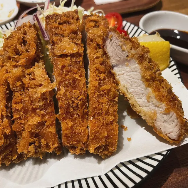 和風厚切吉列豚肉眼扒定食