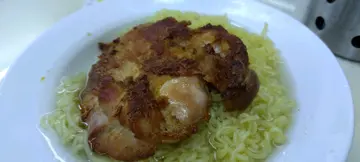 雞扒辛辣麵