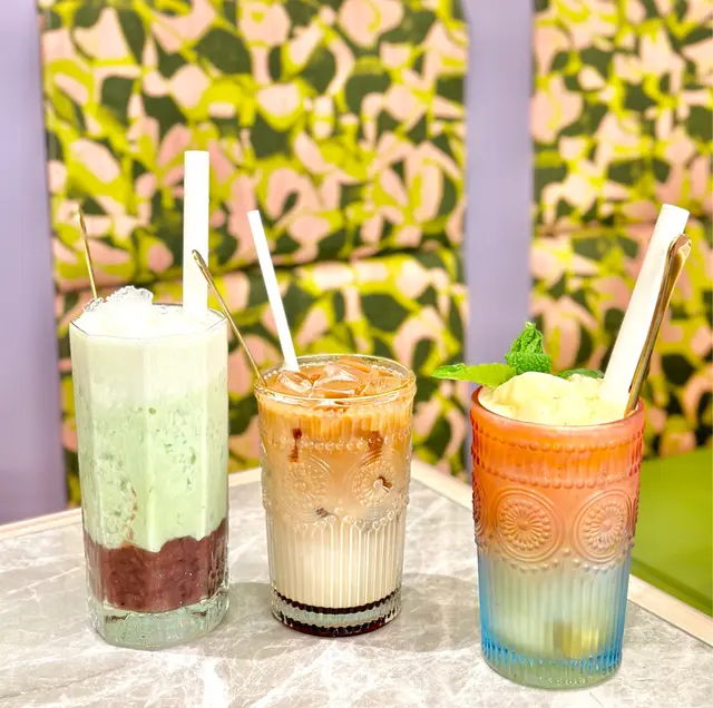 班蘭紅豆冰/三色冰奶茶/菠蘿熱情果沙冰