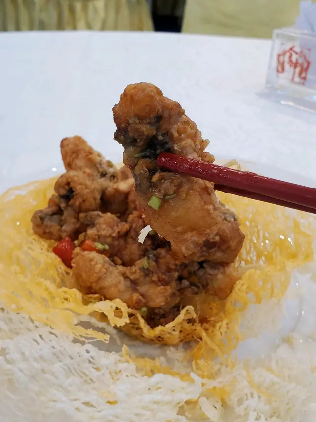 蒜香玉乳脆鱔球